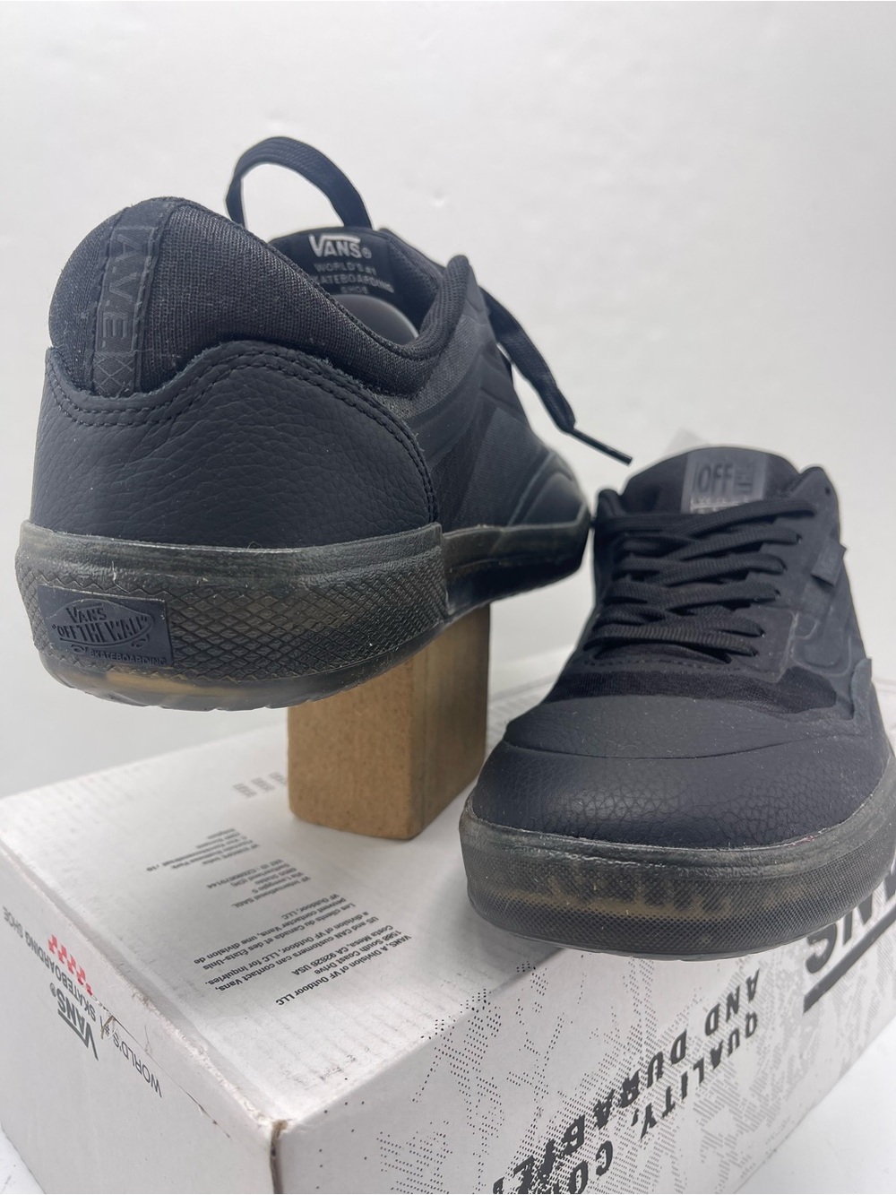 Vans Men’s Ave Leather Black
VN0A5JIBBLK Sneakers - Picture 6 of 15